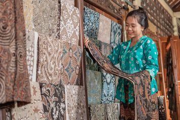 Desa Devisa Batik Aromaterapi Binaan LPEI Berhasil Ekspor ke Amerika