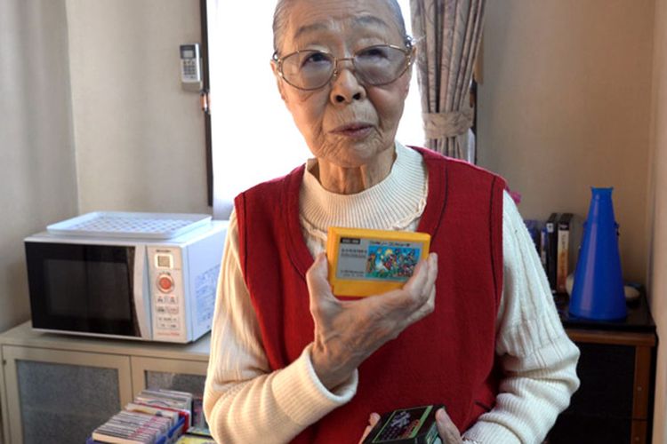Hamako Mori (90) Youtuber game tertua di dunia