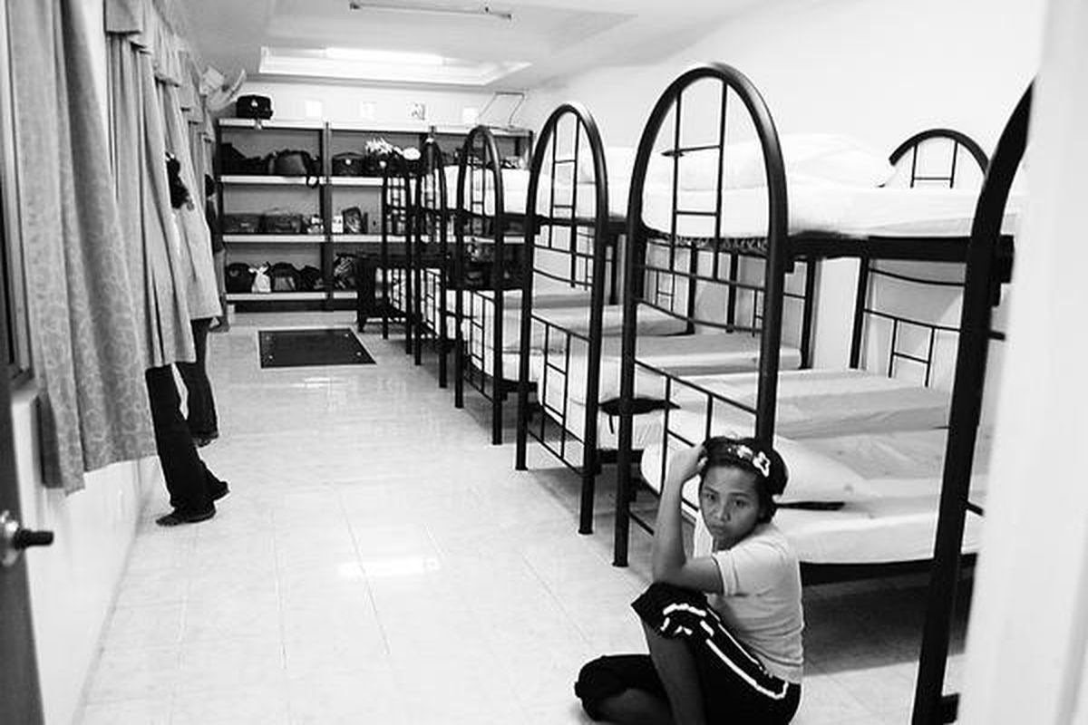 Sejumlah TKW Indonesia mendapat perlindungan dan pelayanan bantuan hukum di KBRI Kuala Lumpur. Untuk menunggu penyelesaian kasusnya mereka ditampung di suatu tempat.  