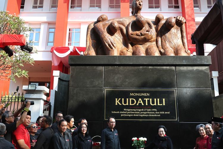 Djarot Sebut Monumen Kudatuli Visualisasikan Megawati Rangkul Korban Tragedi 27 Juli 1996