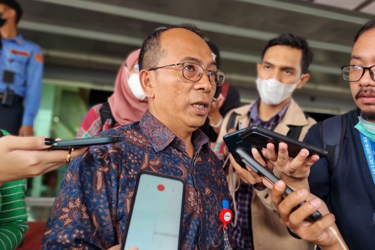  Direktur Utama PT INKA (Persero) Eko Purwanto saat ditemui di Gedung DPR RI, Jakarta setelah rapat dengar pendapat dengan Komisi VI DPR, Senin (27/3/2023).