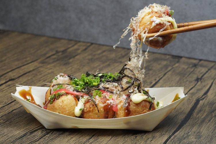 5 Resep Jajanan Jepang Favorit di Mal, Okonomiyaki hingga Takoyaki
