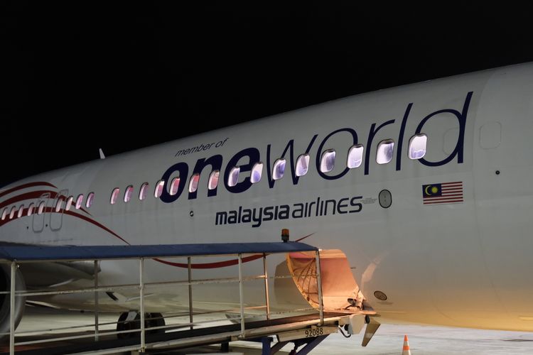 Untuk pertama kali, Malaysia Airlines mendarat di di Bandar Udara Yogyakarta International Airport (YIA) di Kabupaten Kulon Progo, Daerah Istimewa Yogyakarta. Maskapai penerbangan Malaysia Airlines melayani rute Kuala Lumpur (KUL) ? YIA - KUL mulai tanggal 2 November 2022.