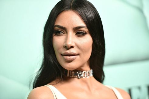 Izinkan Putrinya Pakai Lipstik, Kim Kardashian Tuai Kritik