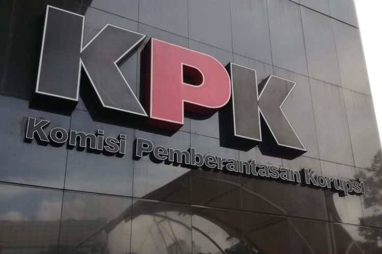 logo Komisi Pemberantasan Korupsi (KPK) di Gedung KPK.