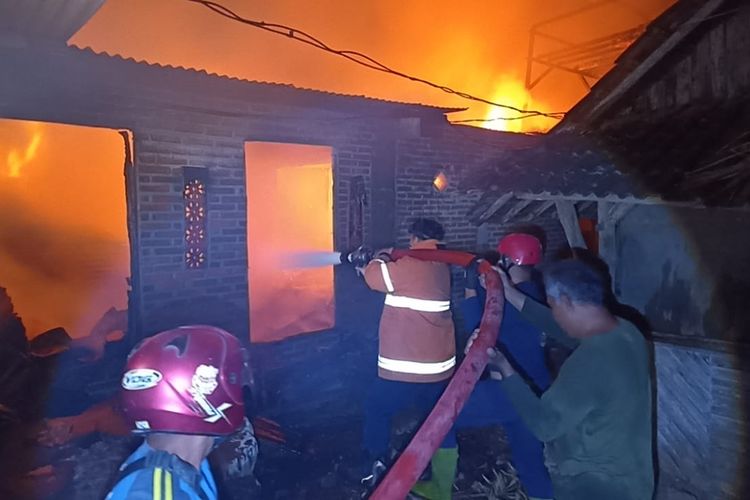Gudang Kayu Jati di Ngawi Terbakar, Produk Siap Ekspor ke Swedia Ikut Ludes