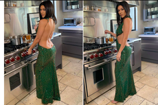 Kourtney Kardashian Pamer Punggung dalam Busana Roberto Cavalli