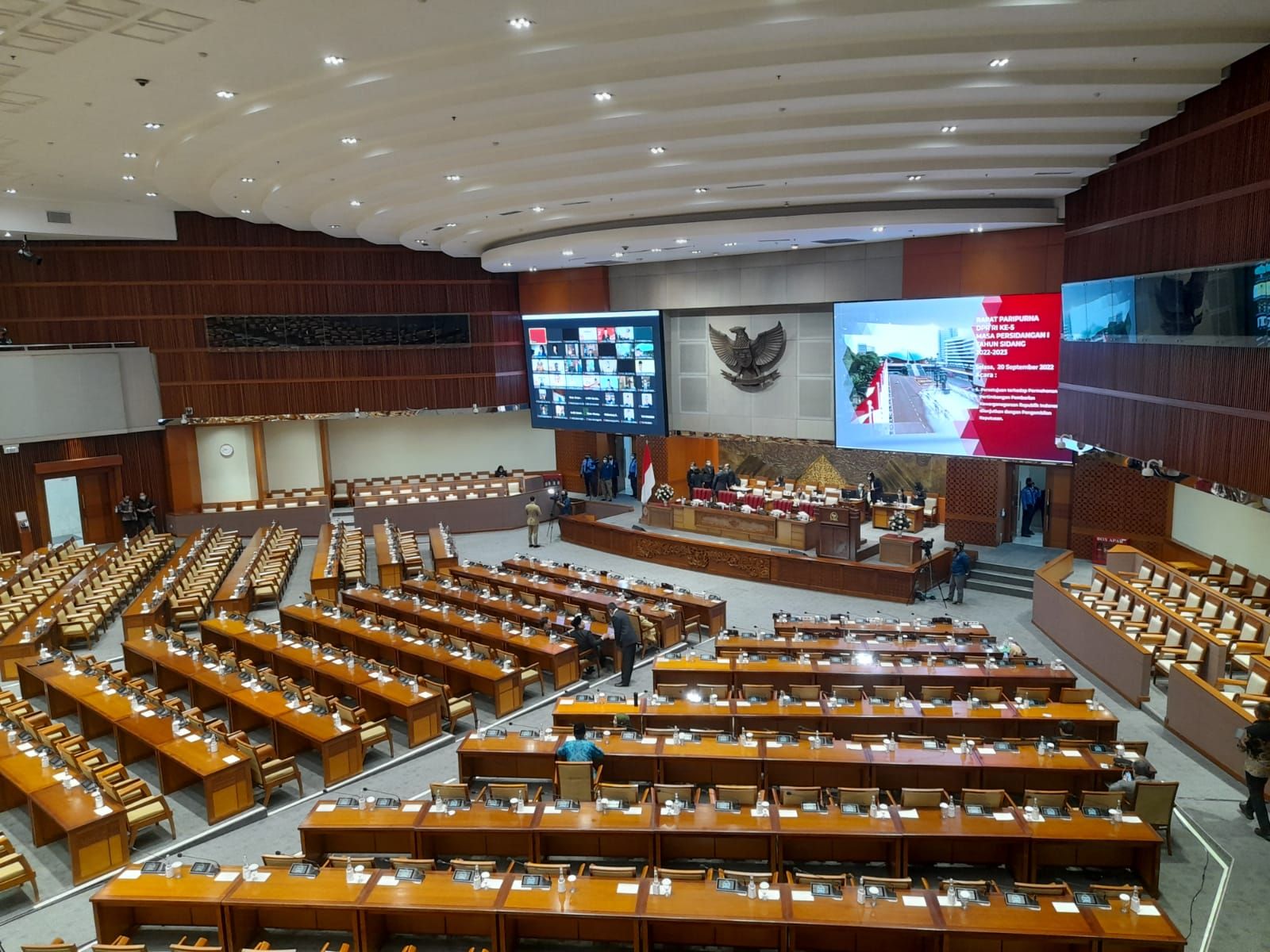 DPR Sahkan 5 Anggota Dewan Pengawas BPKH Periode 2022-2027