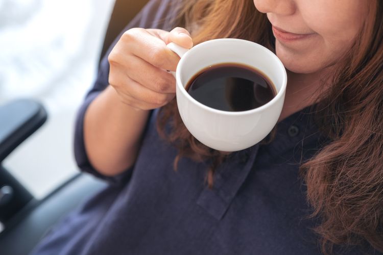 Ilustrasi bagaimana cara minum kopi untuk menurunkan berat badan?