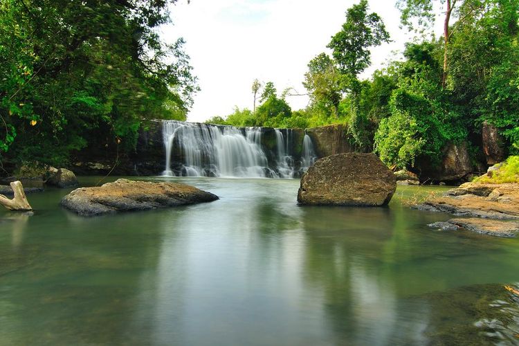 Curug Dengdeng, salah satu tempat wisata Tasikmalaya.