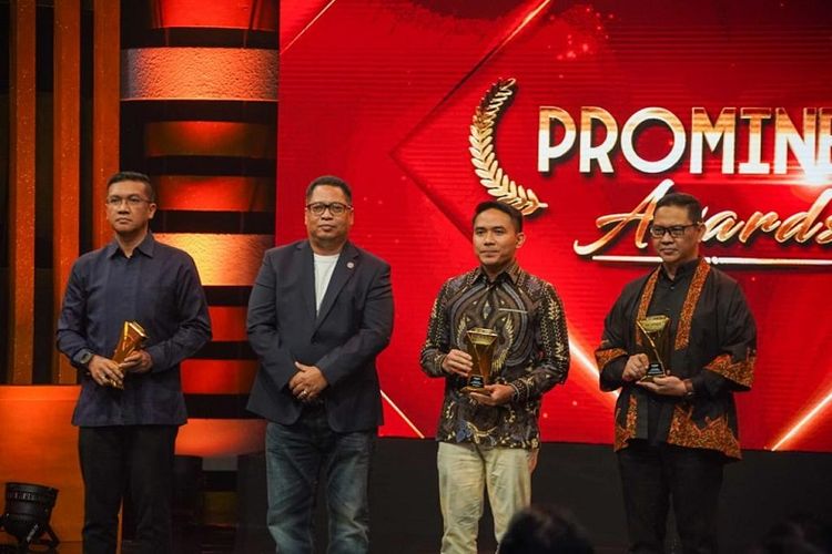 PT Pos Indonesia (Persero) mendapatkan penghargaan The Most Prominent State-Owned Company In Business Process Transformation dalam ajang Prominent Award 2023. 