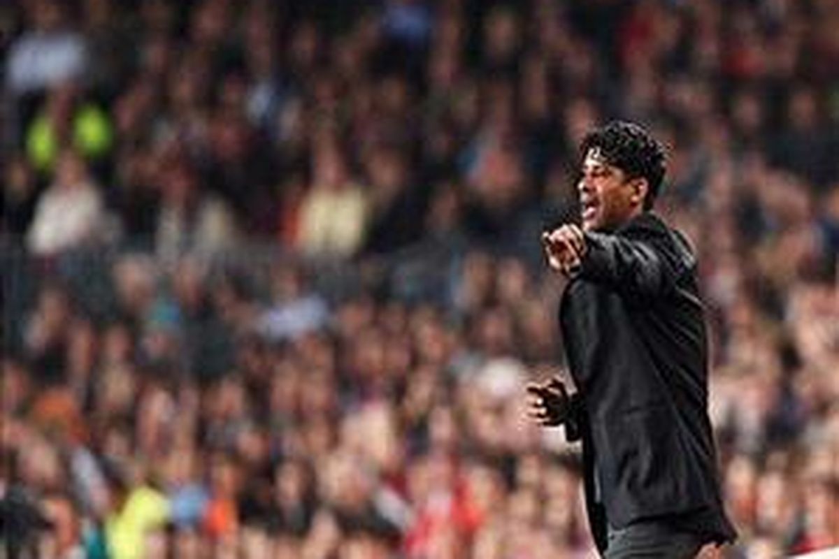 Pelatih Barcelona, Frank Rijkaard yakin, timnya bisa menyingkirkan MU.