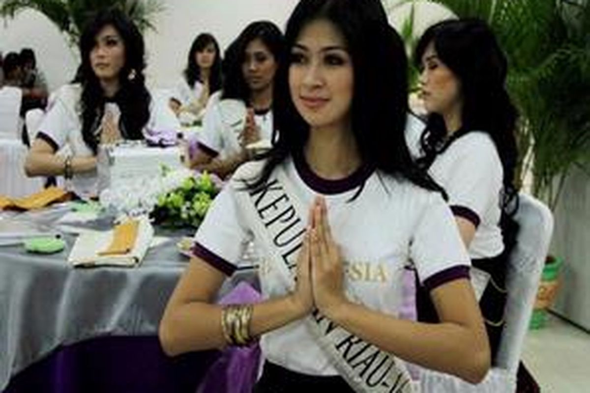 Relaksasi bisa dilakukan di mana saja dengan gerakan sederhana.