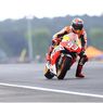 Kenapa Pebalap MotoGP Turunkan Kaki Sebelum Menikung