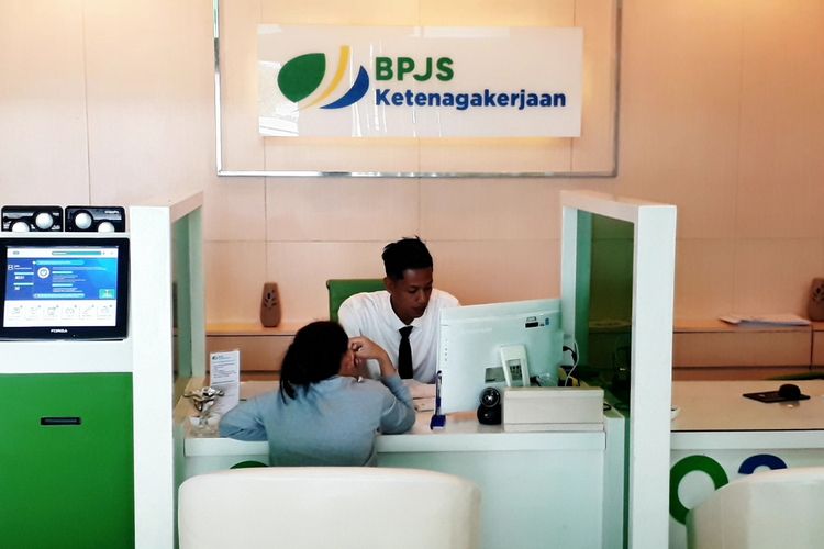 Suasana pelayanan di BP Jamsostek kantor cabang Palopo, Kamis (09/01/2020)