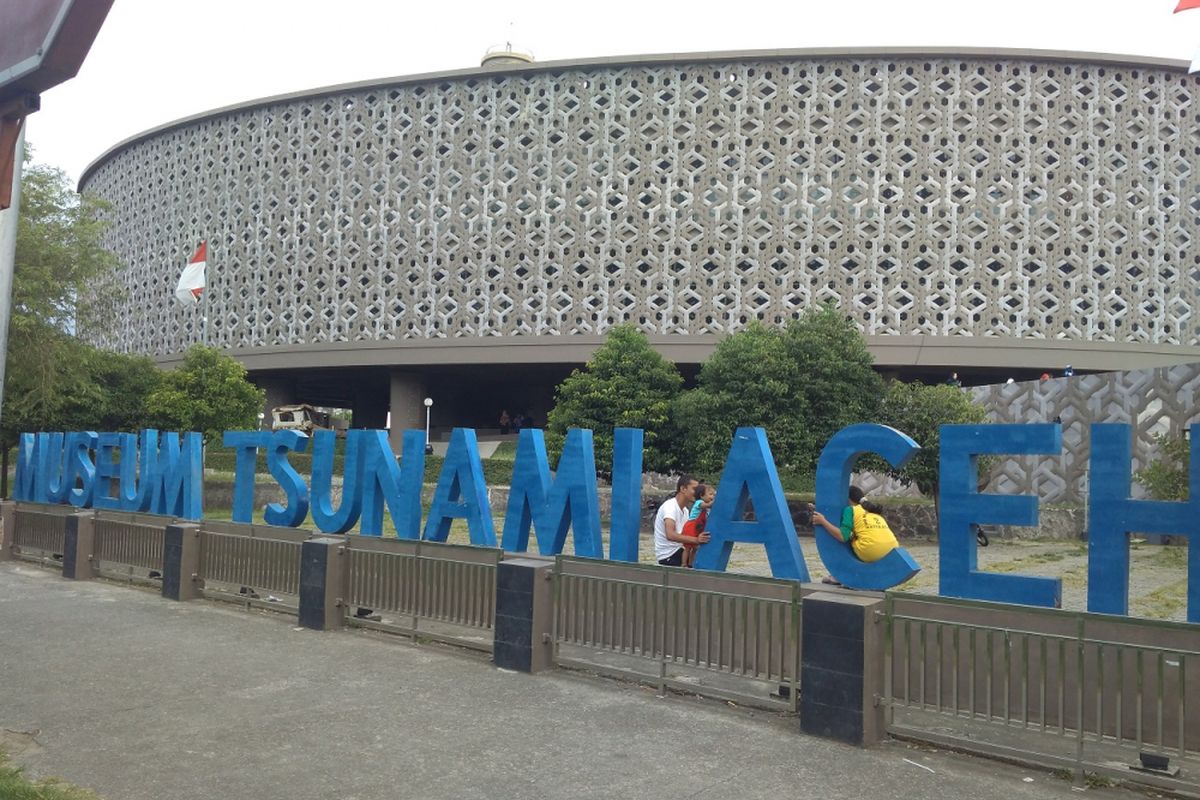 Bangunan Museum Tsunami Aceh, yang kini menjadi lokasi wisata favorit wisatawan saat berkunjung ke Kota Banda Aceh.