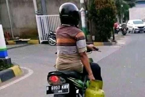 Jangan Banyak Gaya Bawa Motor Hanya Satu Tangan!