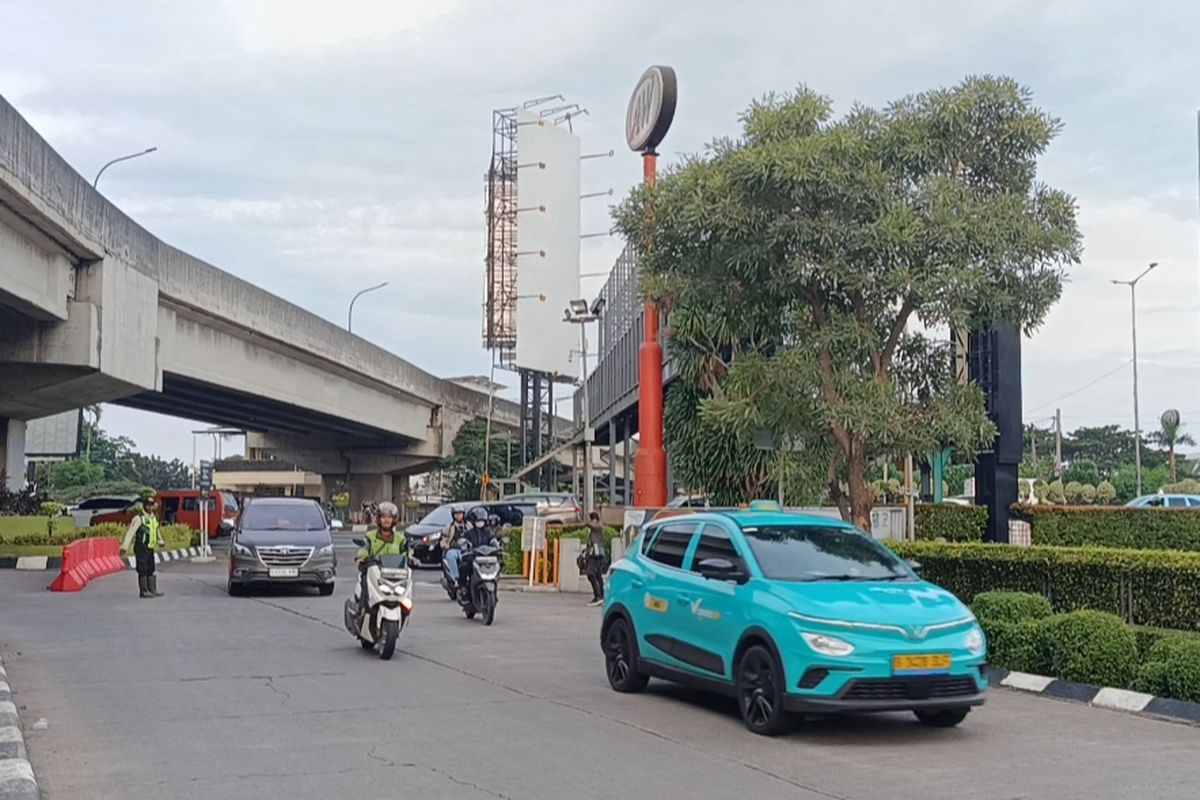 Arus balik mudik di jalur Kalimalang, Jalan KH Noer Ali, Bekasi Selatan, Kota Bekasi, mulai mengalami peningkatan pada Selasa (24/3/2026) sore.