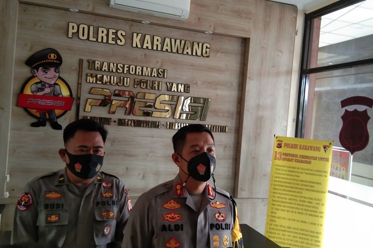 Kapolres Karawang AKBP Aldi Subartono (kanan) dan Kasubag Humas Polres Karawang Ipda Budi Santoso.