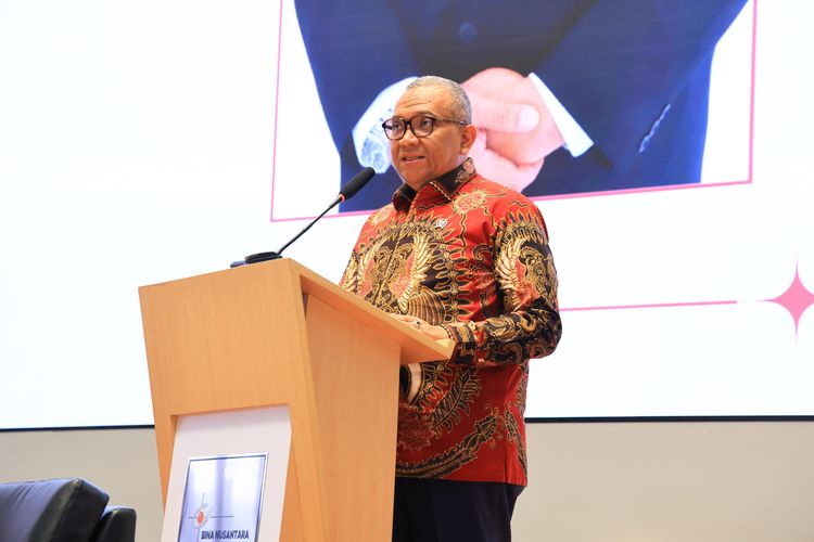 AI Ubah Dunia Kerja, Wamenaker Dorong Anak Muda Tingkatkan Kompetensi