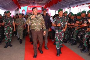 Momen Menhan Sjafrie Kunjungi Batalyon Bareng Deddy Corbuzier, Minta Prajurit Mengabdi ke Rakyat