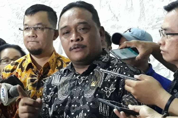 Ketua DPP Partai Hanura Benny Ramdhani di kediaman Ketua Umum Partai Hanura Oesman Sapta Odang, Jakarta, Selasa (24/7/2018).