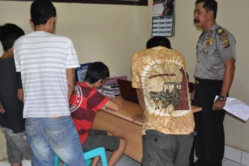 Empat Pemuda Ditangkap dengan 6 Paket Sabu di Kolaka