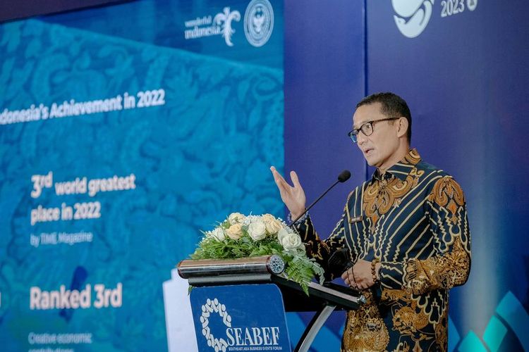 Menteri Pariwisata dan Ekonomi Kreatif/Kepala Badan Pariwisata dan Ekonomi Kreatif (Menparekraf/Kabaparekraf) Sandiaga Salahuddin Uno membuka secara resmi konferensi internasional Southeast Asia Business Event Forum (SEABEF) di Hotel Grand Rohan Yogyakarta, Jumat (3/2/2023).