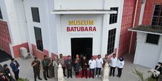 Bendera Merah Putih Berkibar Tandai Peresmian Museum Batu Bara MIND ID di Tanjung Enim