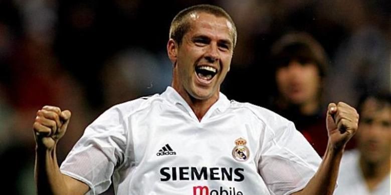 Penyerang Inggris, Michael Owen saat masih berseragam Real Madrid. 