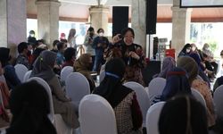Mensos Risma Dorong 1.500 Ibu-ibu Ubah Nasib lewat Berwirausaha