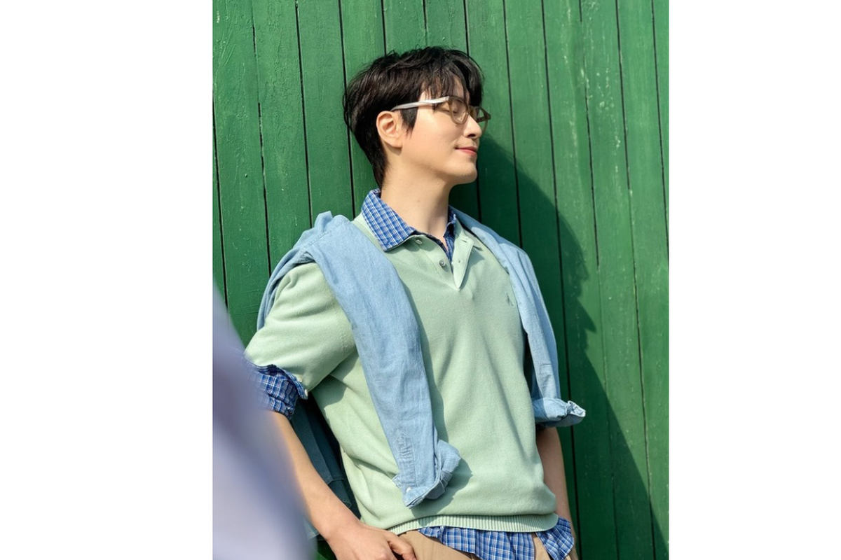 Lee Joon-hyuk, aktor Korea Selatan yang berperan di drakor Mercy for None, punya beberapa gaya berpakaian yang bisa jadi inspirasi. Seperti apa?