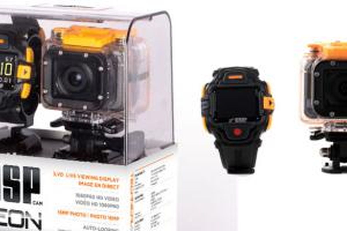 Kamera ini bisa diatur menggunakan jam tangan khusus.