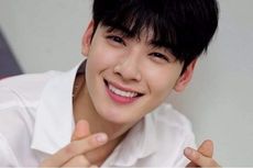 Cha Eunwoo Hadiahkan Parfum dengan Ukiran Nama Tiap Staf di Agensinya