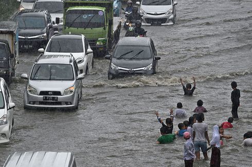 Menakar Dampak Banjir Bagi Industri Otomotif Nasional