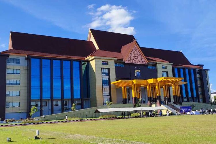 Gedung Mapolda Riau di Jalan Pattimura, Kota Pekanbaru, Riau.