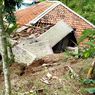 Rumah Rusak Tertimpa Longsor di Cianjur, Puluhan Warga Mengungsi