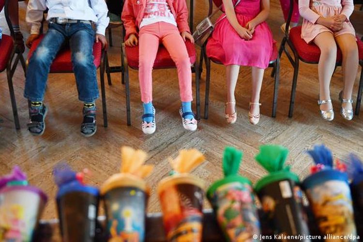 Foto ilustrasi: Anak-anak siswa baru di Sekolah Dasar di Jerman memulai persekolahan