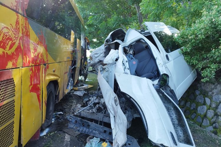 Kecelakaan maut 100 meter dari Pelabuhan Poto Tano, Korban mengalami luka yang cukup parah dilarikan ke Puskesmas terdekat Jumat malam (24/2/2023)