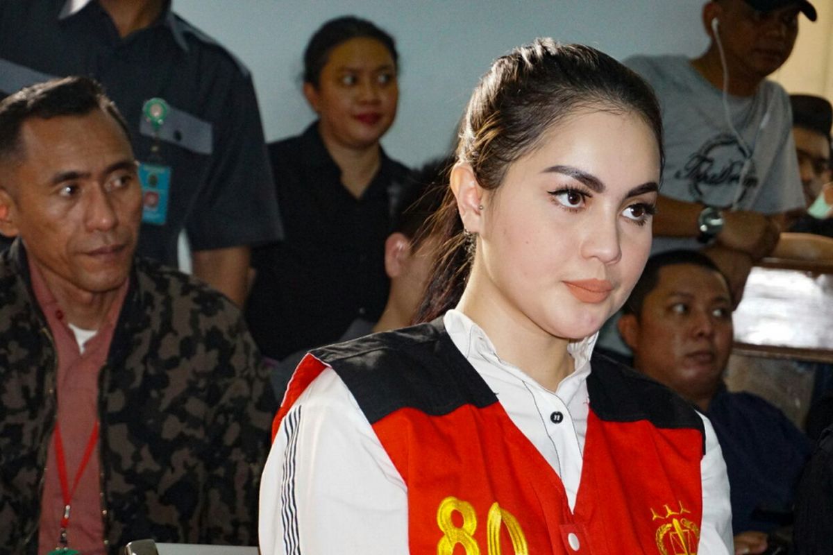 Artis Jennifer Dunn menjalani sidang perkara penyalahgunaan narkoba di Pengadilan Negeri Jakarta Selatan, Senin (14/5/2018).