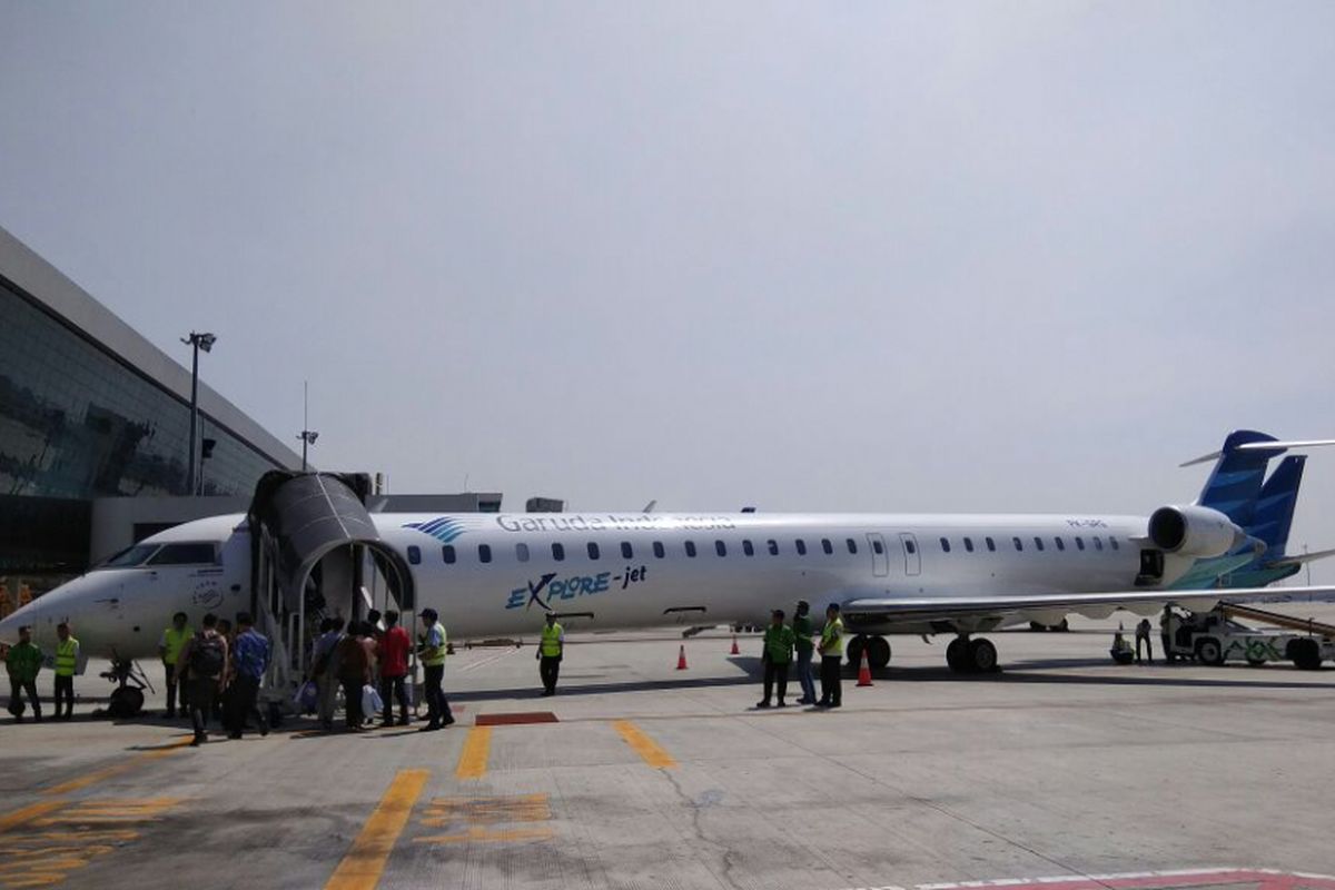 Pesawat Bombardier CRJ-1000 milik Garuda Indonesia 