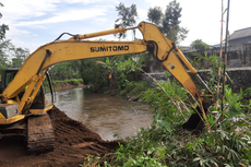 Normalisasi Sungai Curah Menjangan Makan Waktu 2 Bulan, Wabup: Jangan Buang Sampah di Sungai