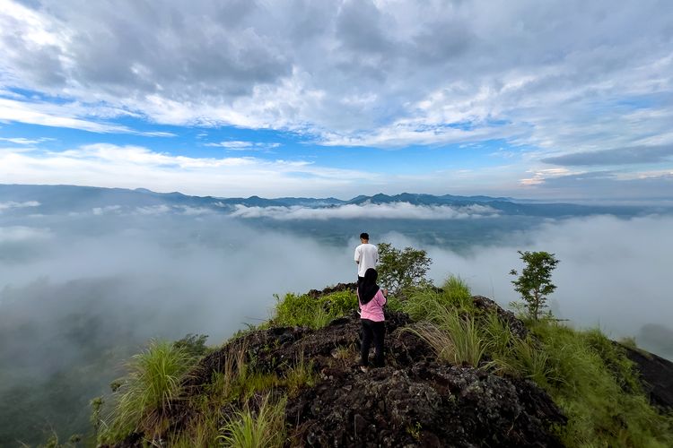 Bukit Kraguman, Spot Lautan Awan di Wonogiri yang Cuma Perlu Jalan Kaki 1 Menit