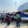 Lurah Beri Tenggat Waktu Warga Kampung Bayam Bongkar Mandiri Tenda Depan JIS
