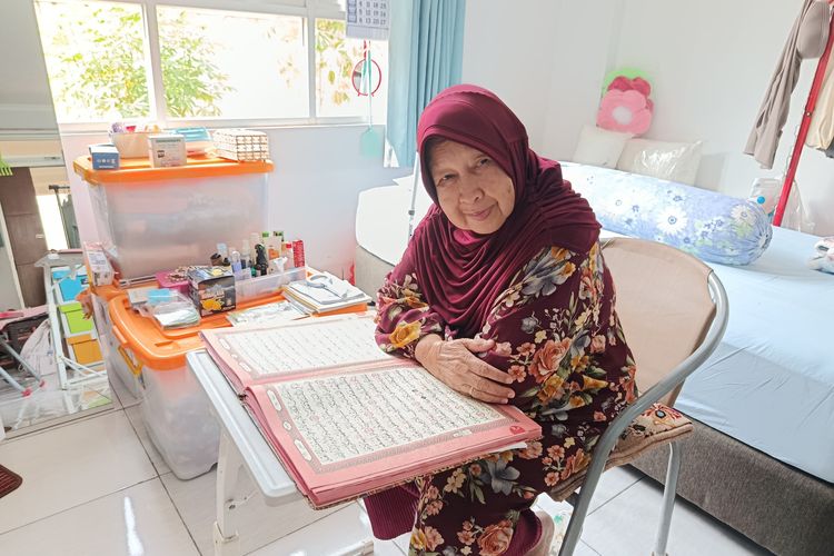 Kesepian di Masa Tua, Oma Neni Temukan Teman Sebaya di Rumah Lansia