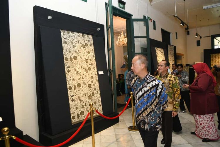 Menteri Perindustrian (Menperin) Agus Gumiwang Kartasasmita dalam peringatan Hari Batik Nasional (HBN) 2025 di Museum Tekstil Jakarta, Kamis (2/10/2025).&nbsp;