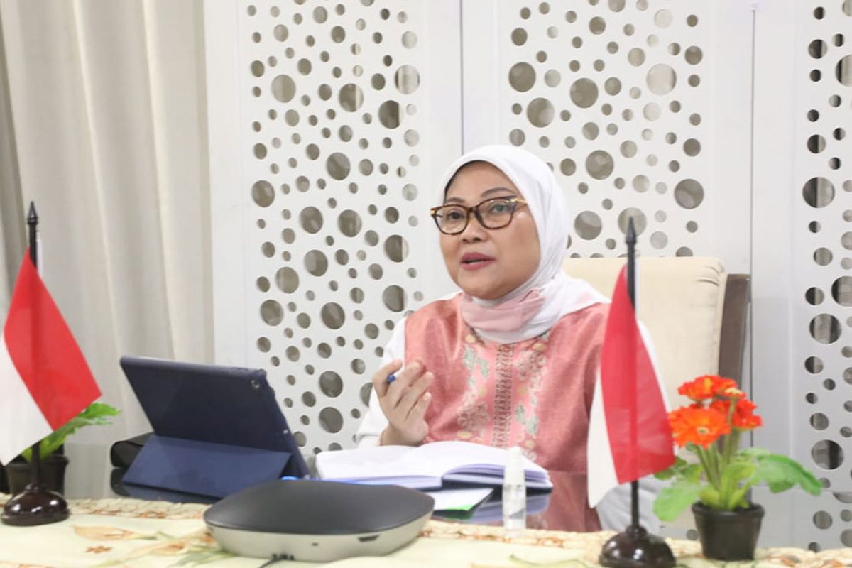 Menaker Ida Fauziyah saat melakukan video conference dengan perwakilan Korsel