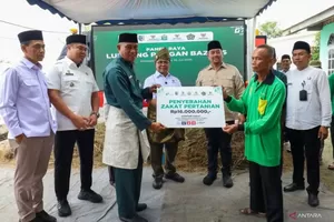 Dari Penerima Jadi Pemberi, Petani Ini Setor Zakat Pertanian Rp 16 Juta