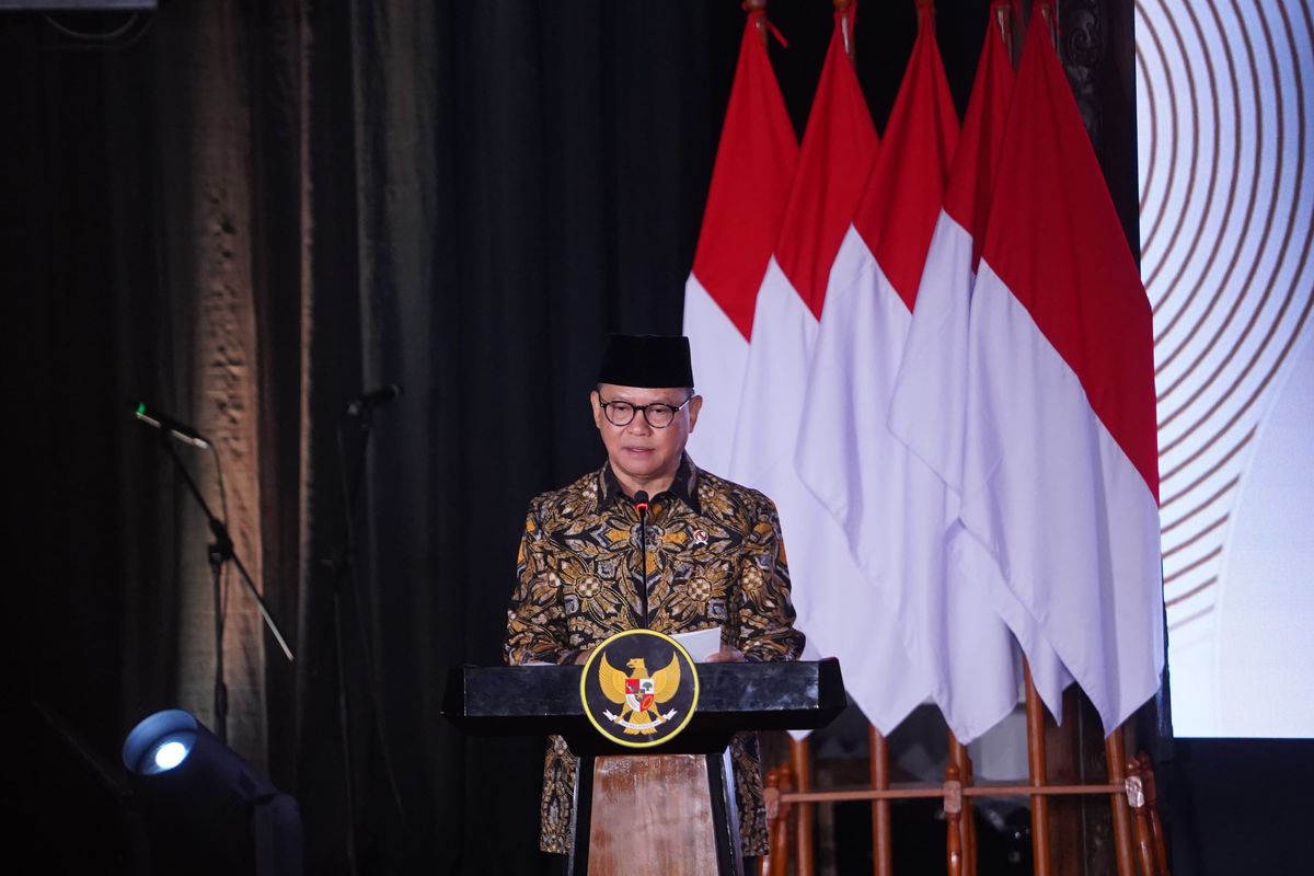 Menteri Pelindungan Pekerja Migran Indonesia (P2MI) Mukhtarudin pada puncak peringatan International Migrant Day yang digelar di Sasono Langen Budoyo, Taman Mini Indonesia Indah (TMII), Jakarta Timur, Kamis (18/12/2025).