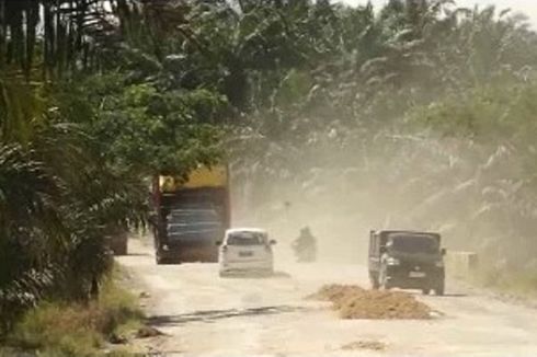 Polisi Amankan Jalur Mudik Trans Sulawesi yang Rusak 11 Km dan Rawan Begal